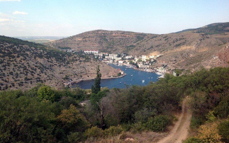 вид сверху на балаклаву