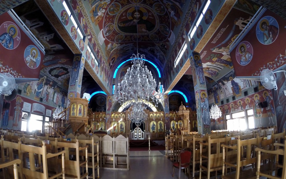 внутри церкви